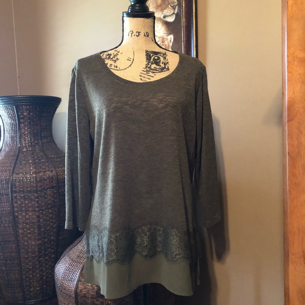 5/$25 New York and Company Shirt